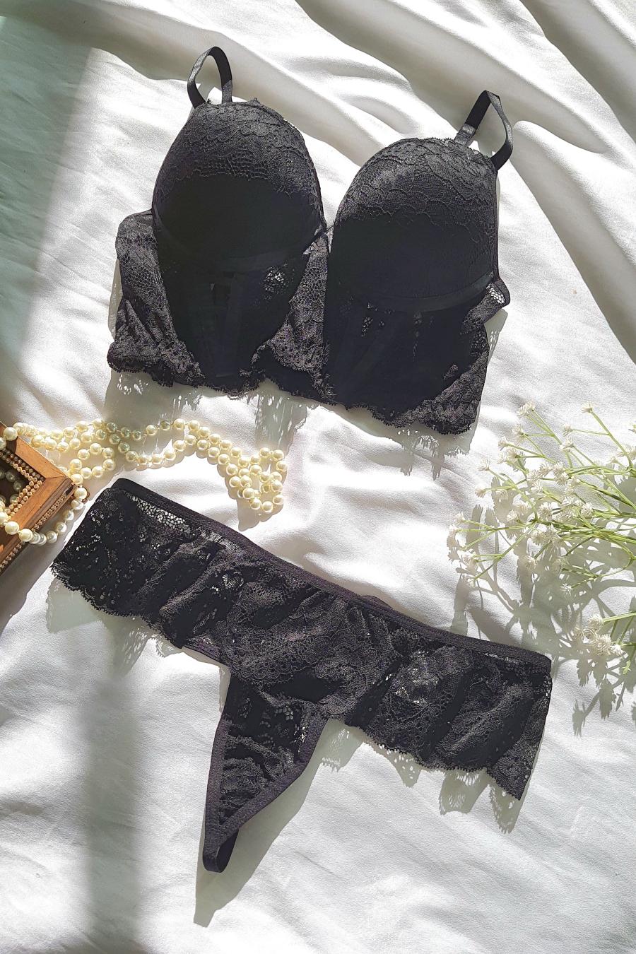 Allure Lace Set