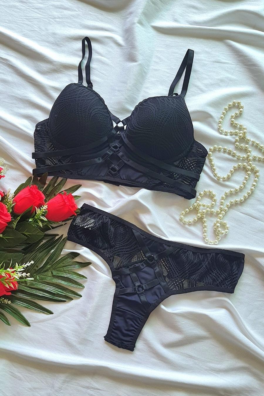 Noir Allure Lace Set -  Lingerie Collection