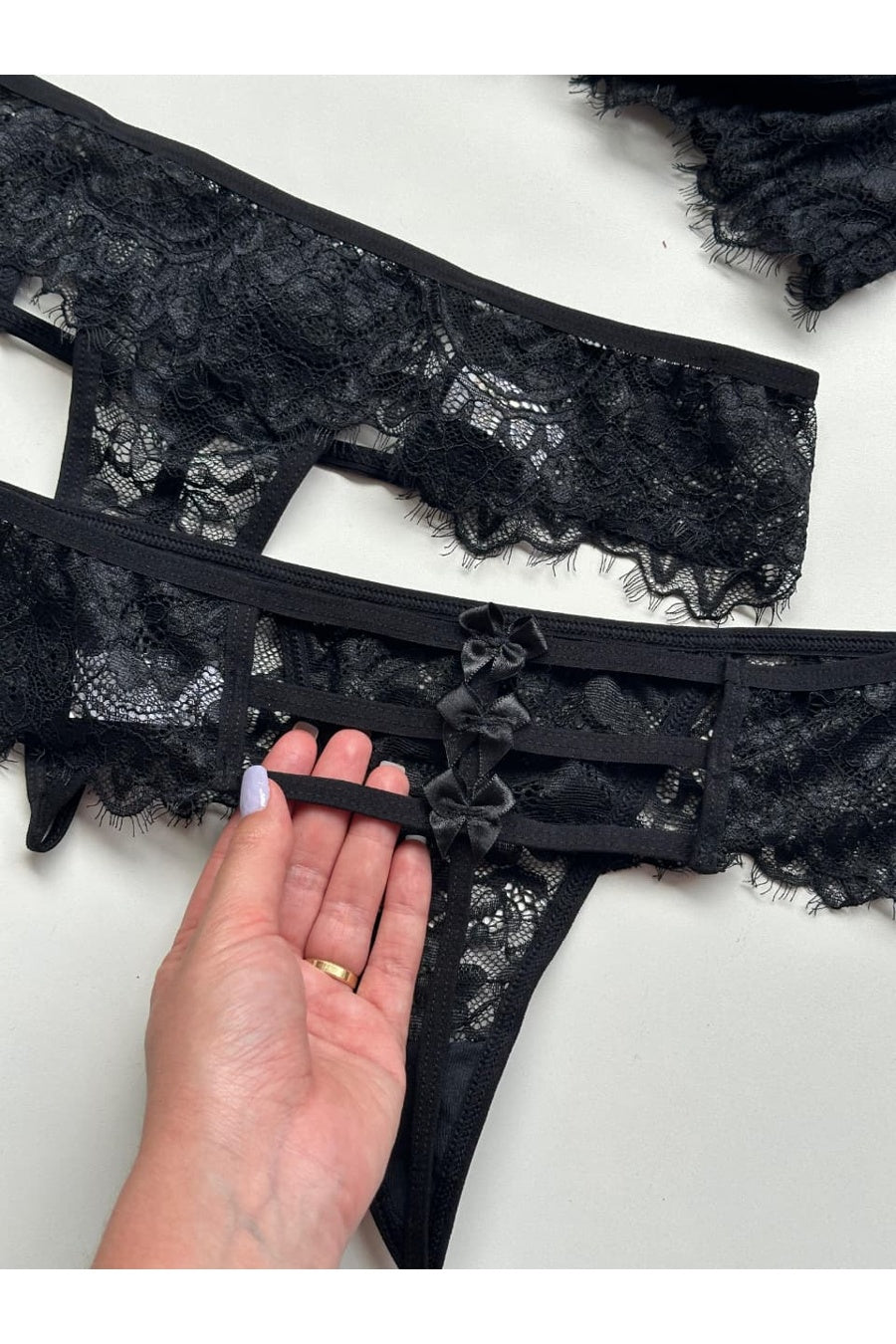 Noir Seduction Strap Set
