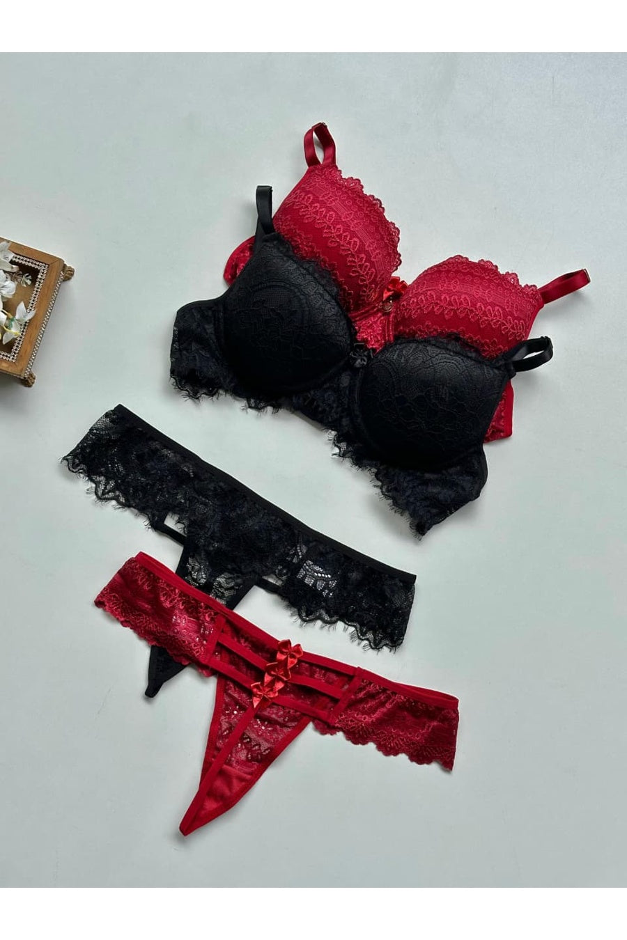 Noir Seduction Strap Set